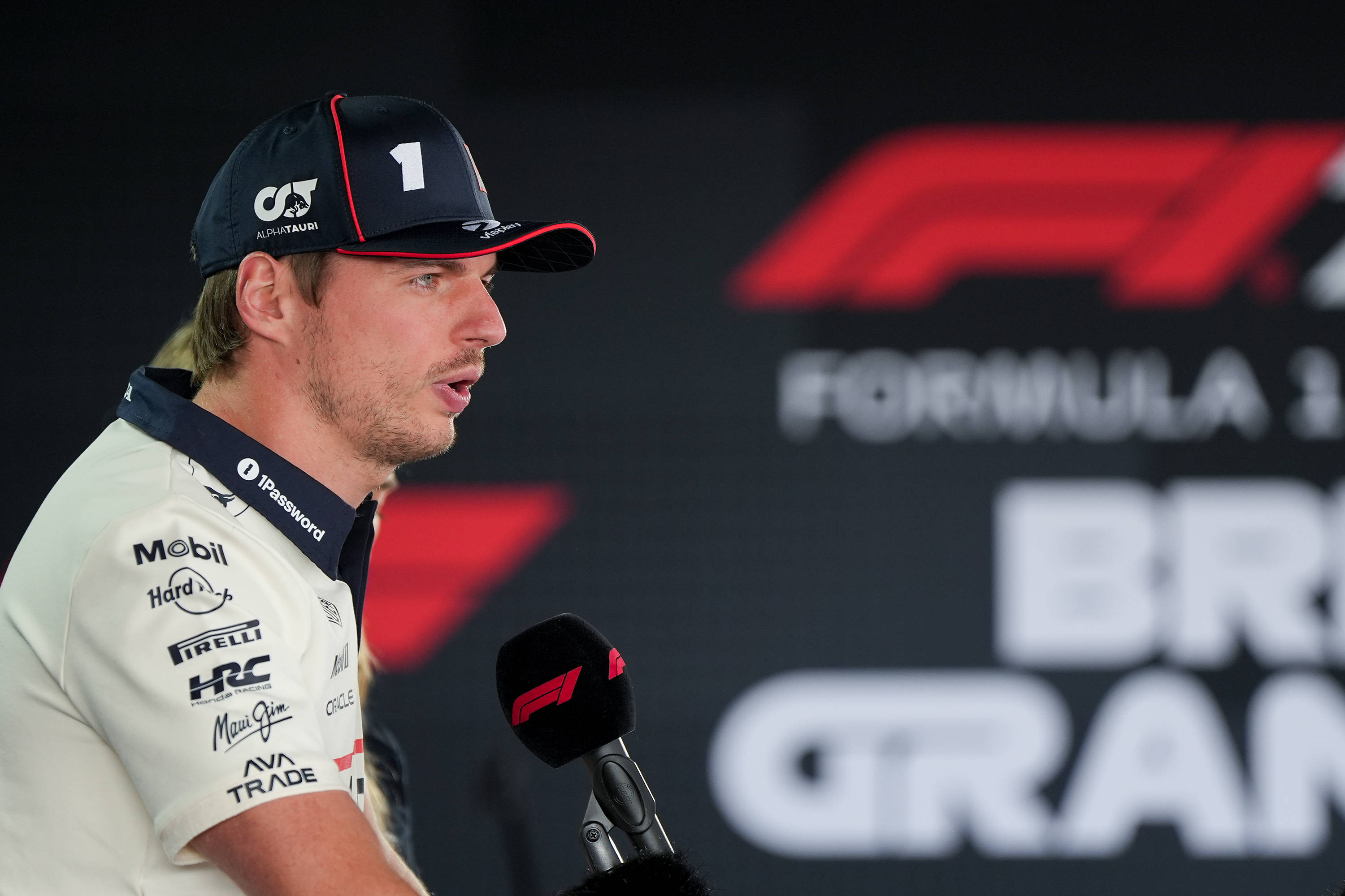 雷诺车队轻取哈斯车队，维斯塔潘带队取胜的简单介绍