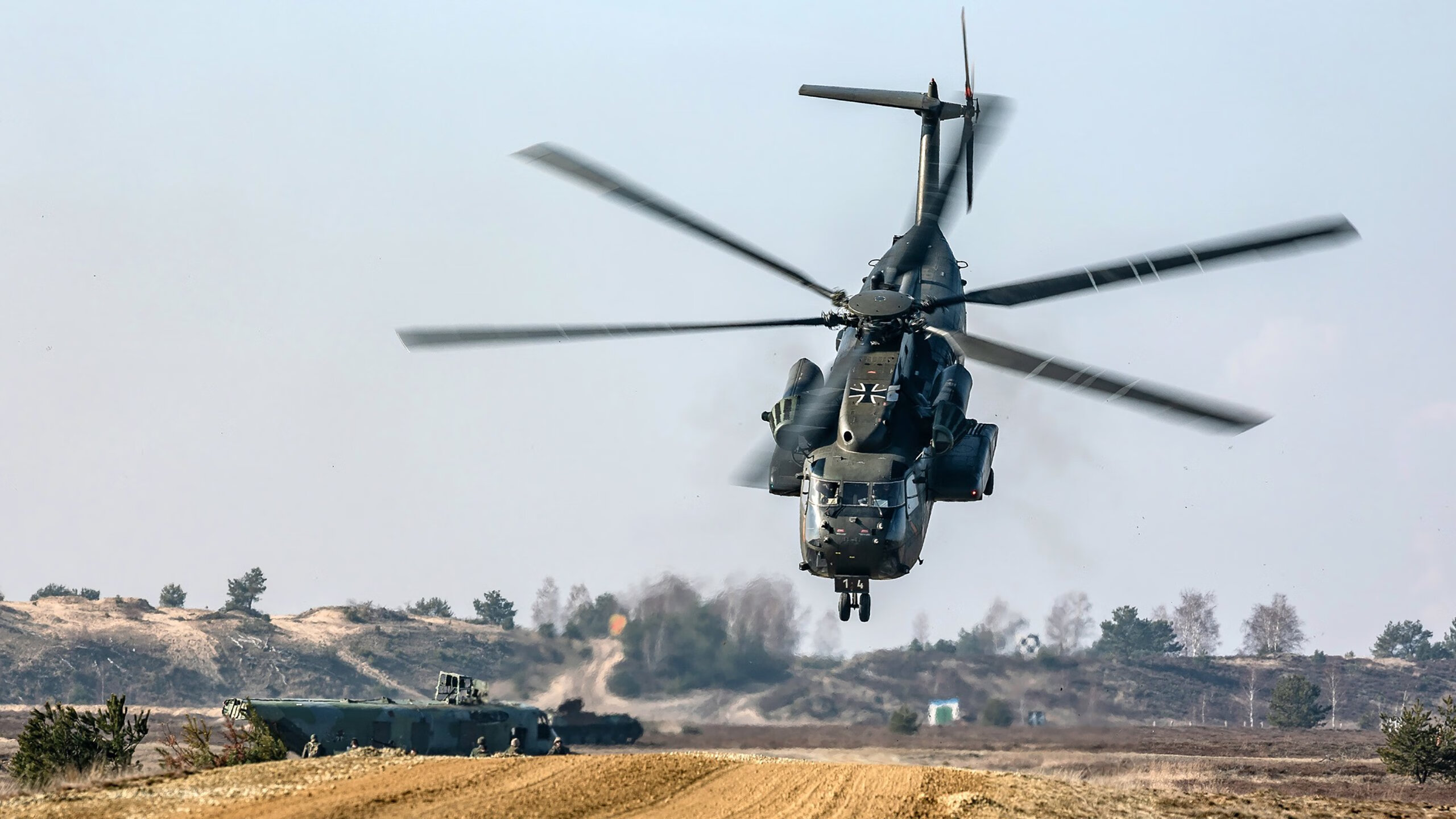 赛场冷门与热血，当意甲榜首易主，新疆终结热火不败