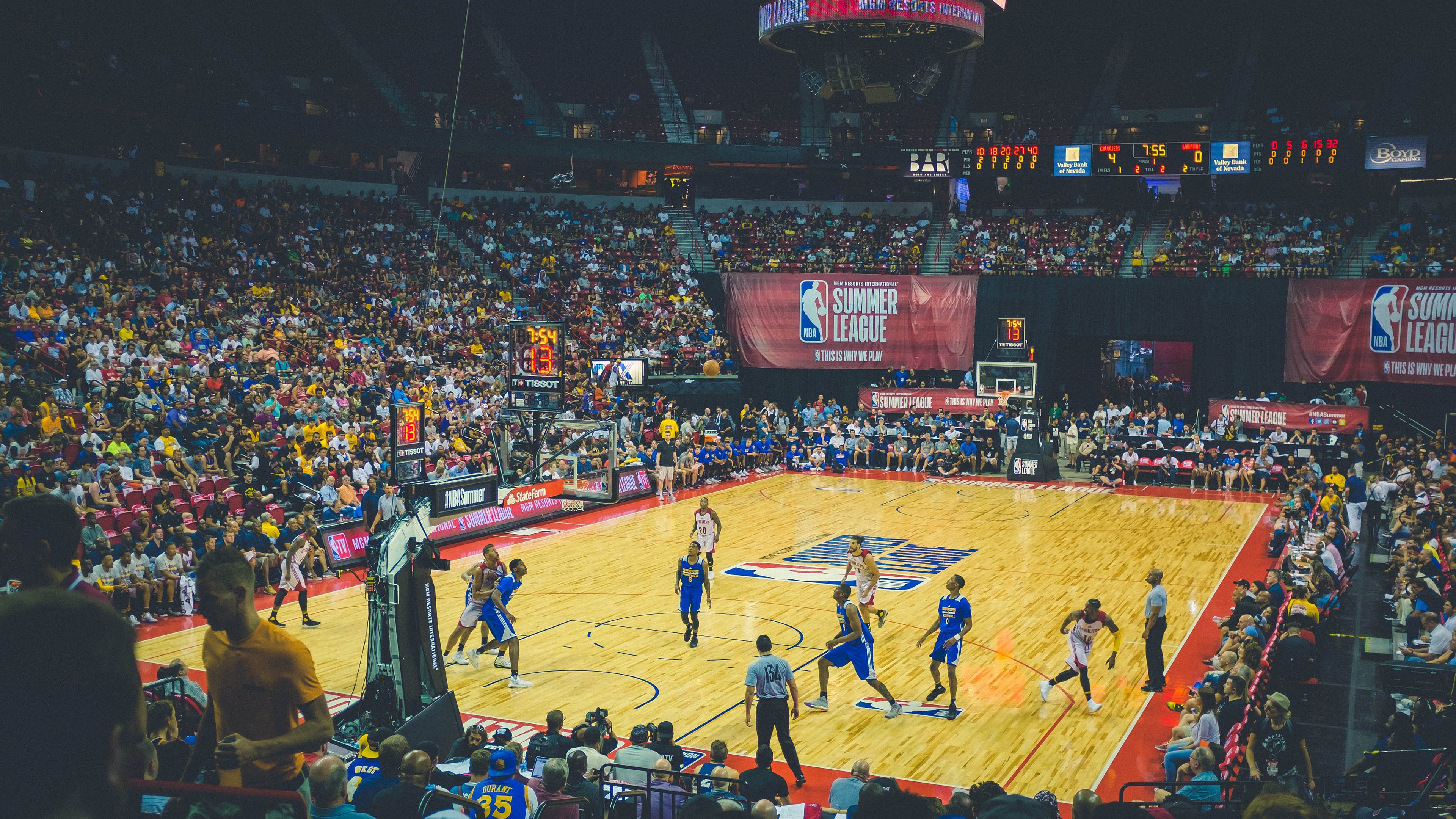 纪录与冷门，当阿拉巴改写历史，芬兰吹响变革号角